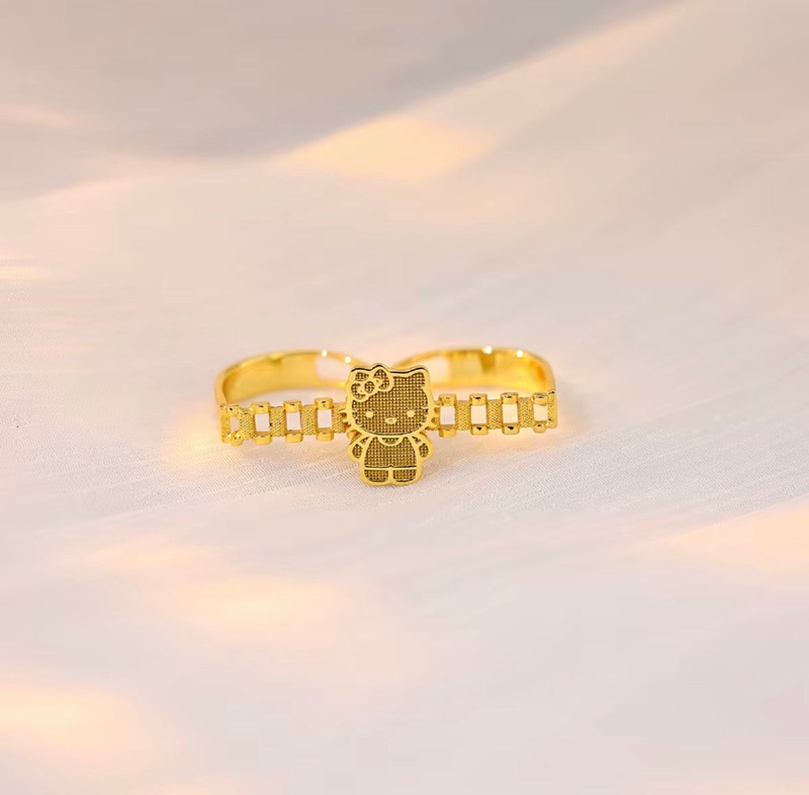 HK Ring