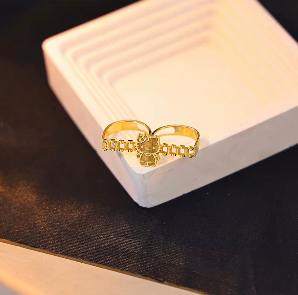HK Ring