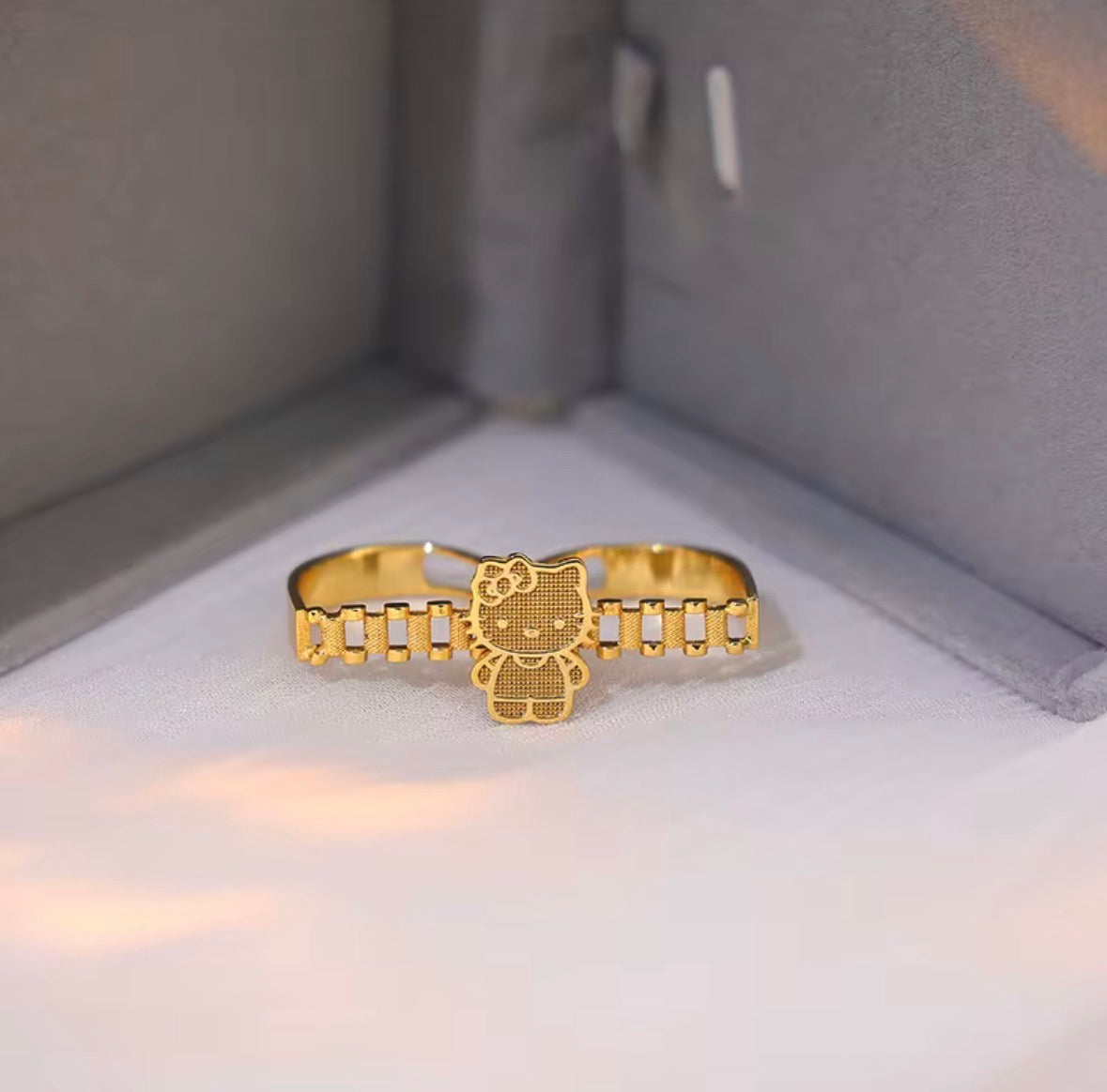 HK Ring